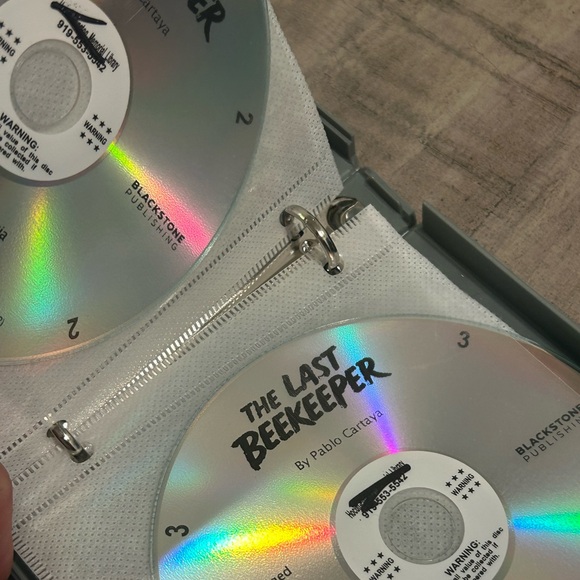 Kids Audiobook The Last Beekeeper Blue Bonnet Non-Fiction Recorded Book 6 CD Set - Picture 4 of 4